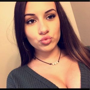 Meet your Posher, Chloe